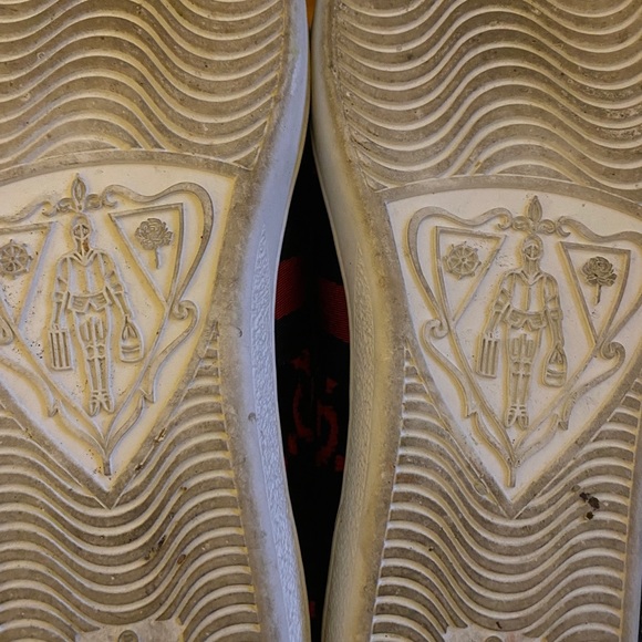 *SOLD* Authentic Gucci Velvet Red and Navy Sneakers - Picture 3 of 11